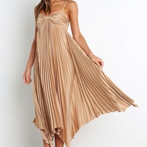 Elegant Gold Pleated Dress